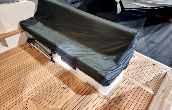 Sealine F380