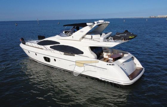 Azimut 68E
