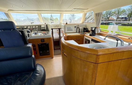 Whitewater Wolfe 46 Flybridge