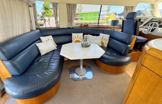Whitewater Wolfe 46 Flybridge