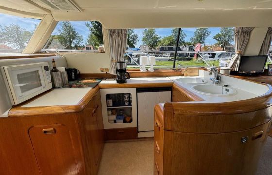 Whitewater Wolfe 46 Flybridge