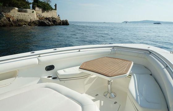 Boston Whaler 370 Outrage