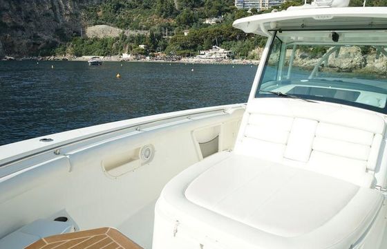 Boston Whaler 370 Outrage