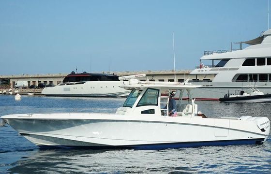 Boston Whaler 370 Outrage