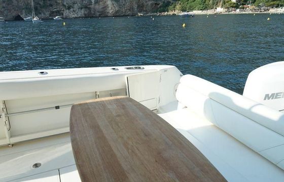 Boston Whaler 370 Outrage
