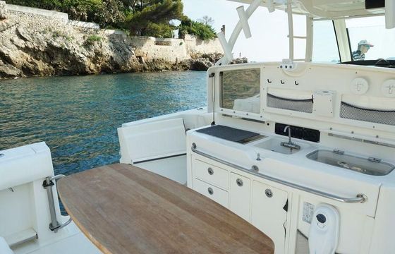 Boston Whaler 370 Outrage