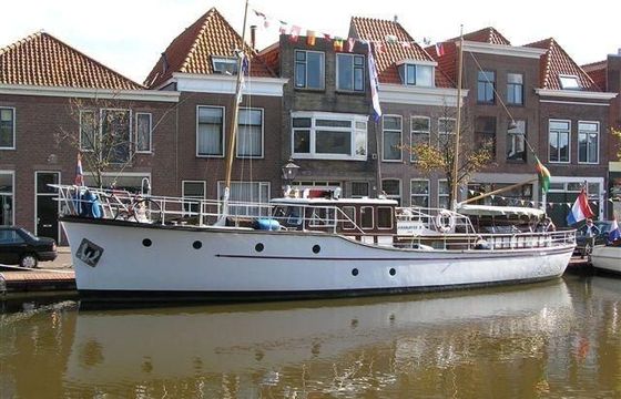 De Vries Lentsch Bakdeksalonkruiser 18.0