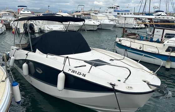 Quicksilver Activ 755 Sundeck