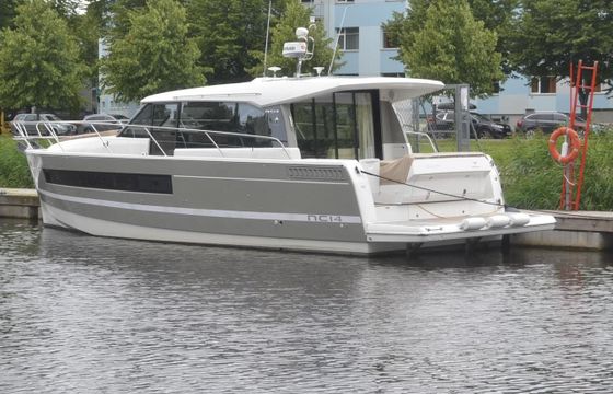 Jeanneau NC14 with new engines
