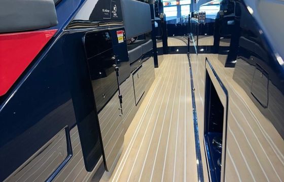 De Antonio D37 Alinghi Red Bull Racing