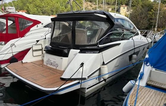 Beneteau GT40