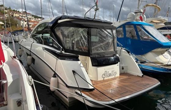 Beneteau GT40