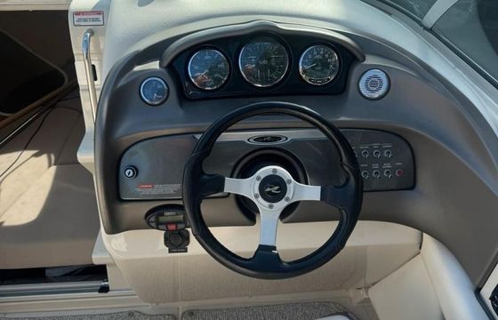 Sea Ray 220 SunSport Edition