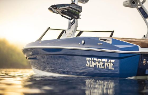Supreme S220