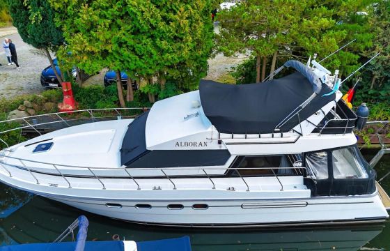 Neptunus 138 / 46 Flybridge Sedan