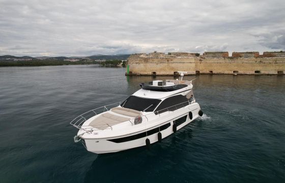 Azimut Fly 53