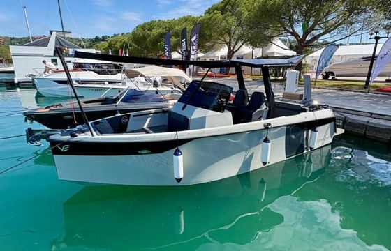 Veloce Yachts V750