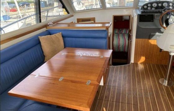 Riviera 33