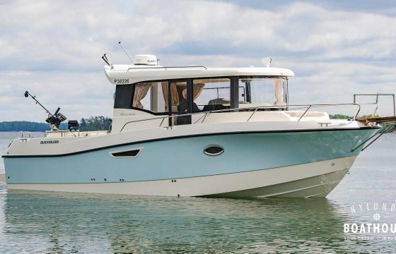 Quicksilver 905 Pilothouse