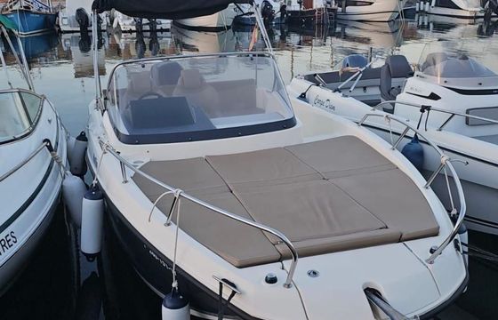 Quicksilver 675 Sundeck