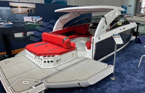 Four Winns H9 Bowrider