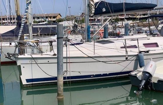 Hunter Marine 33 LEGEND