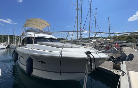 Beneteau Antares 42