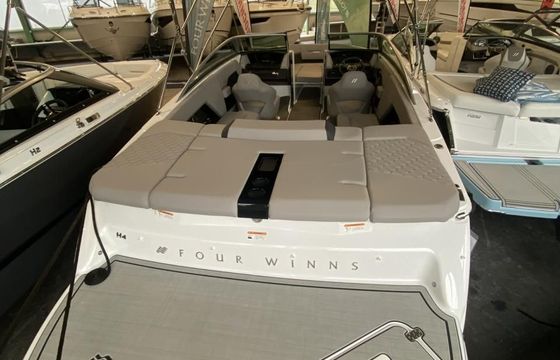 Four Winns H4