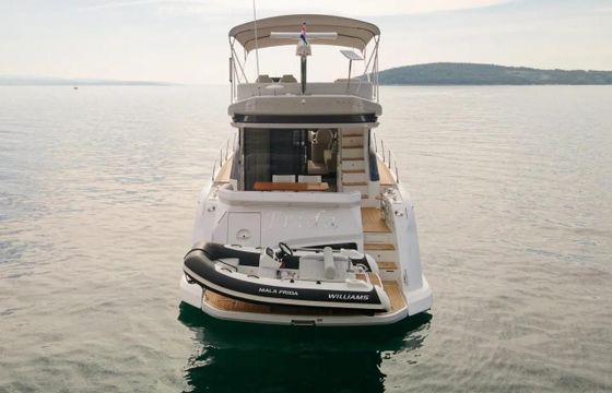 Azimut Fly 53