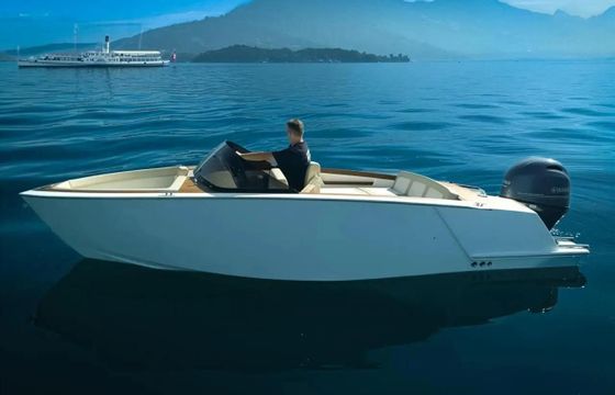 Flying Shark 5.7 Bowrider