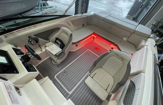 Sea Ray Sun Sport 230 Limited Edition