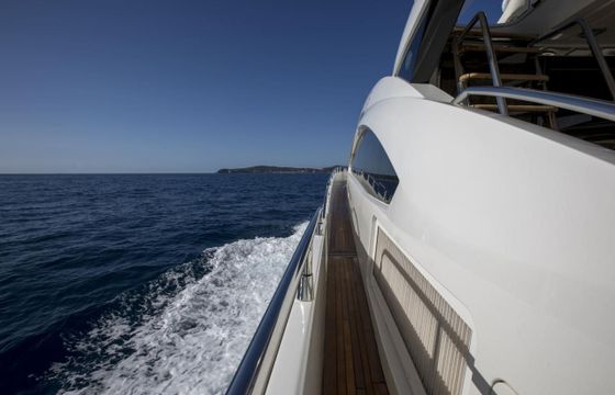 Sunseeker Predator 84