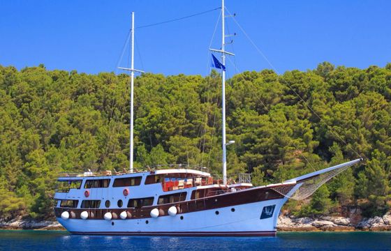 Marina Vinici Wooden Schooner Cruise Shi