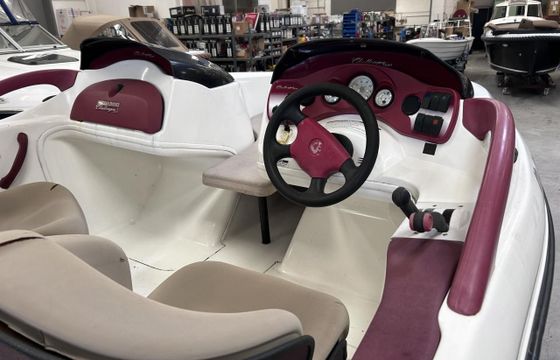 Challenger 1800 jetbåd