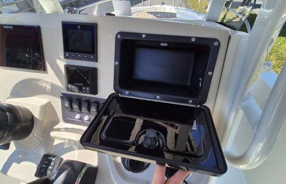 Boston Whaler 220 Dauntless