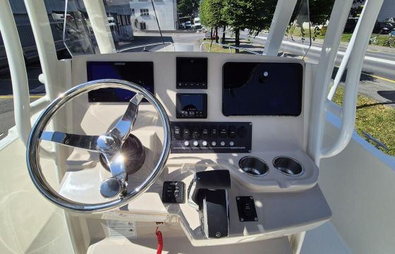 Boston Whaler 220 Dauntless