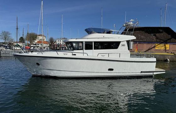 Sargo 36 Fly