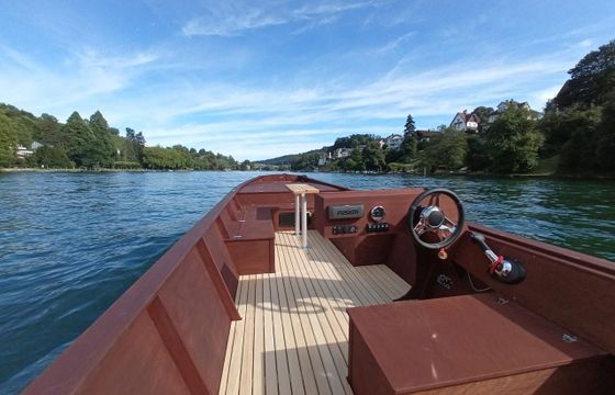 WeiBo Luxury Sport Tradition   Fährboot / Weid