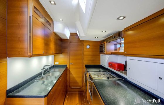 X-Yachts X-65