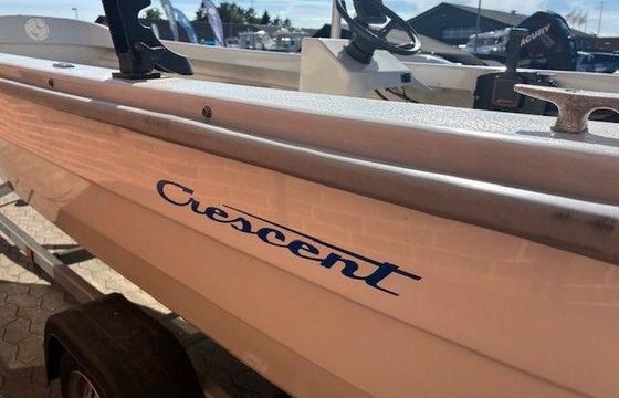Crescent 434 m/pult og Mariner 30 hk 2-takt og Va