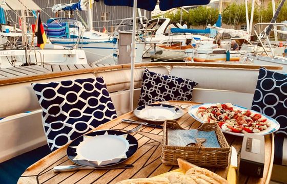 Galeon 330