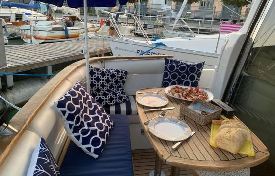 Galeon 330