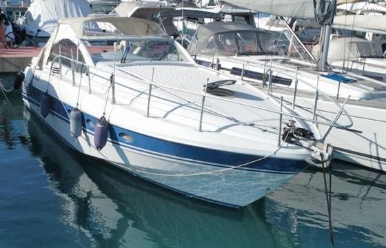 Pershing 38