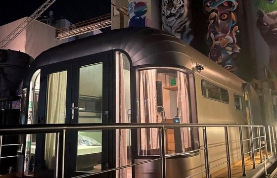 The Coon 1000 Houseboat