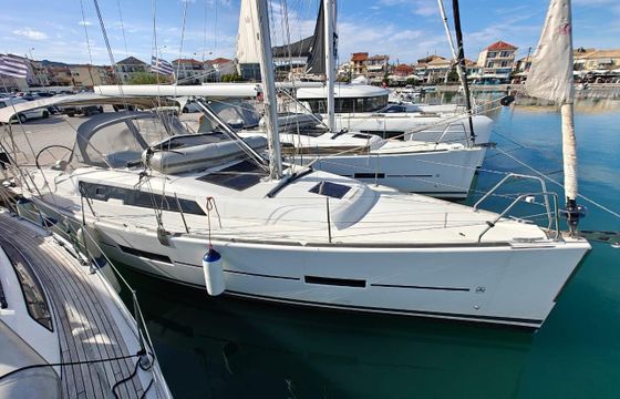 Dufour 382