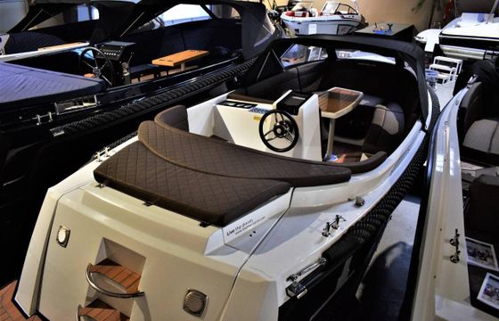 Corsiva 595 Tender - 25 HK Yamaha
