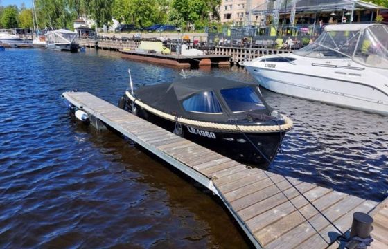 Corsiva 595 Tender - 25 HK Yamaha