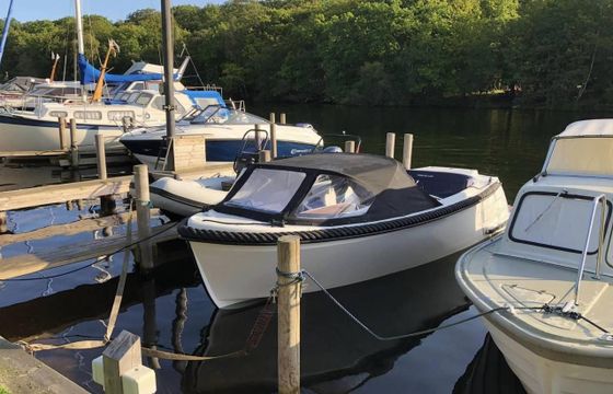 Corsiva 595 Tender - 25 HK Yamaha