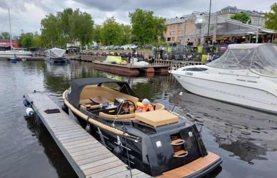 Corsiva 595 Tender - 25 HK Yamaha