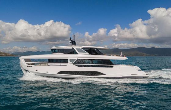 Ferretti Infynito 90